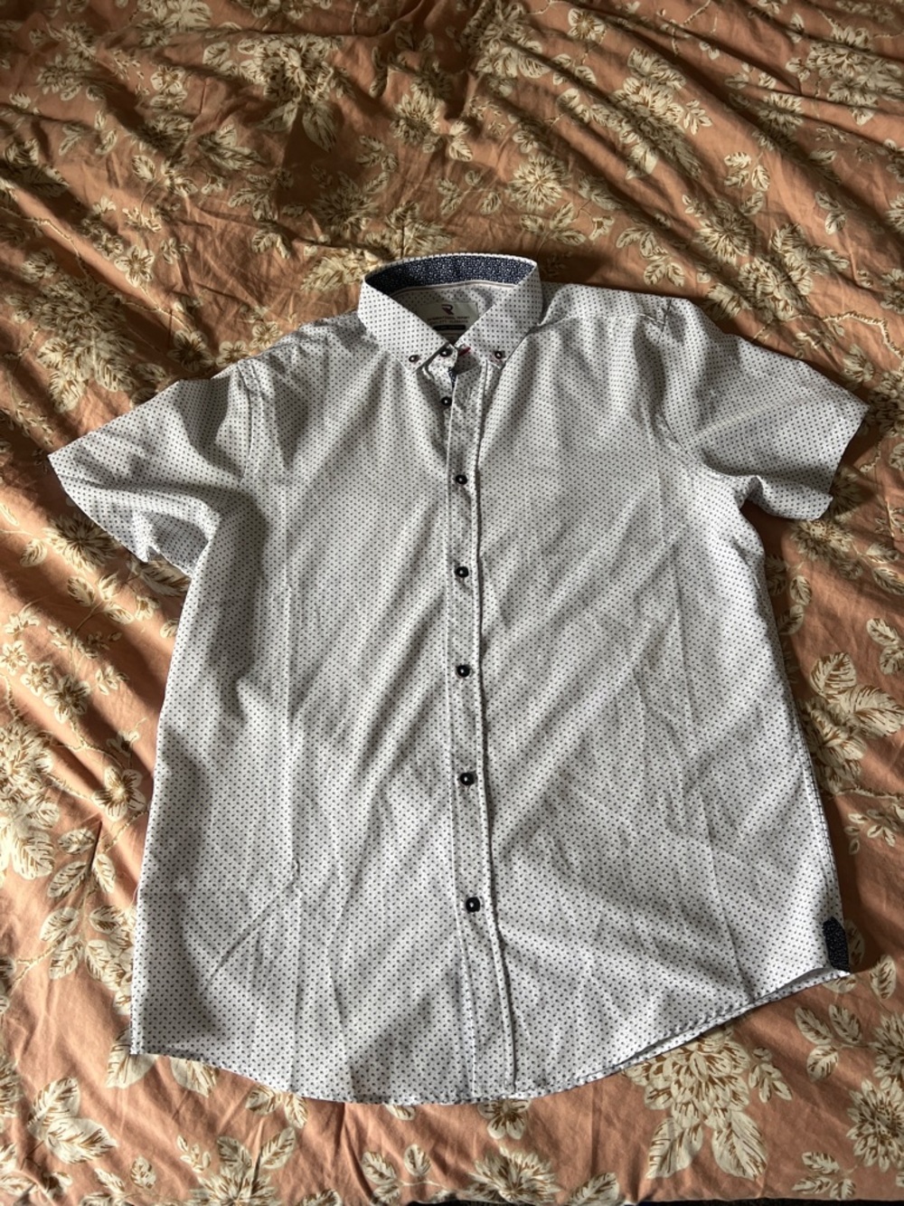 International Report Men's White Short-Sleeve Micro Dot Button-Down Shirt